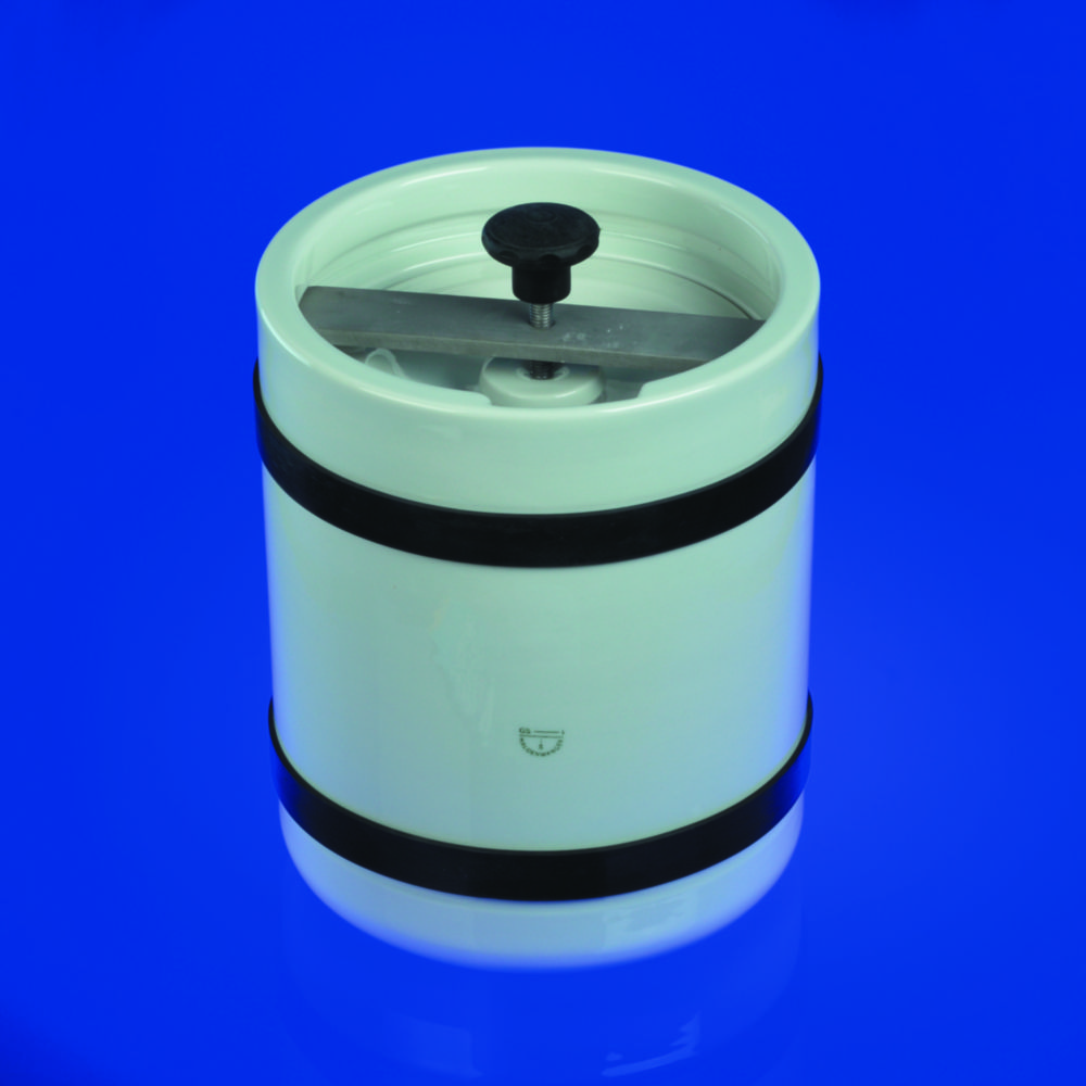 Kugelmühlen, mit Deckel, Porzellan, innen unglasiert